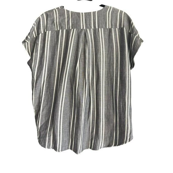 Stitch Fix Kut From The Kloth Yana Surplice Top Size Medium Gray White Stripes - Picture 2 of 4